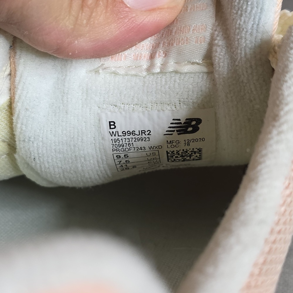 New Balance 996 Womens Peach Pink Suede Mesh Sneakers WL996JR2 Size 9.5 - Picture 8 of 8